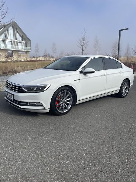 Volkswagen Passat (2015) VW Passat B8 BiTDI 4Motion DSG - fotka 4 z 12