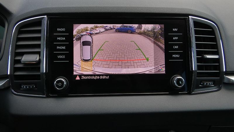Škoda Karoq 1,5 TSI DSG Ambition - fotka 16 z 24