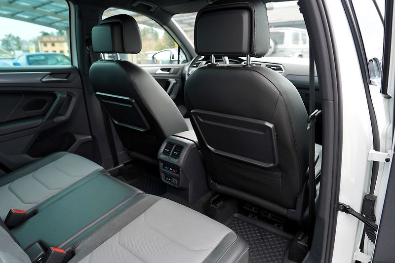 Volkswagen Tiguan 2.0 TSI 4Motion/DSG/R-line/ČR - fotka 34 z 54