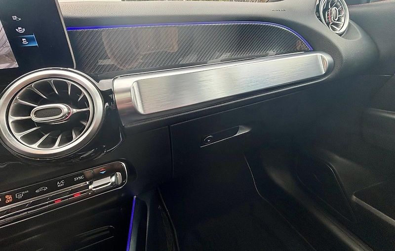 Mercedes-Benz GLB GLB 250 4M AMG 2.0 /165kW - fotka 12 z 12