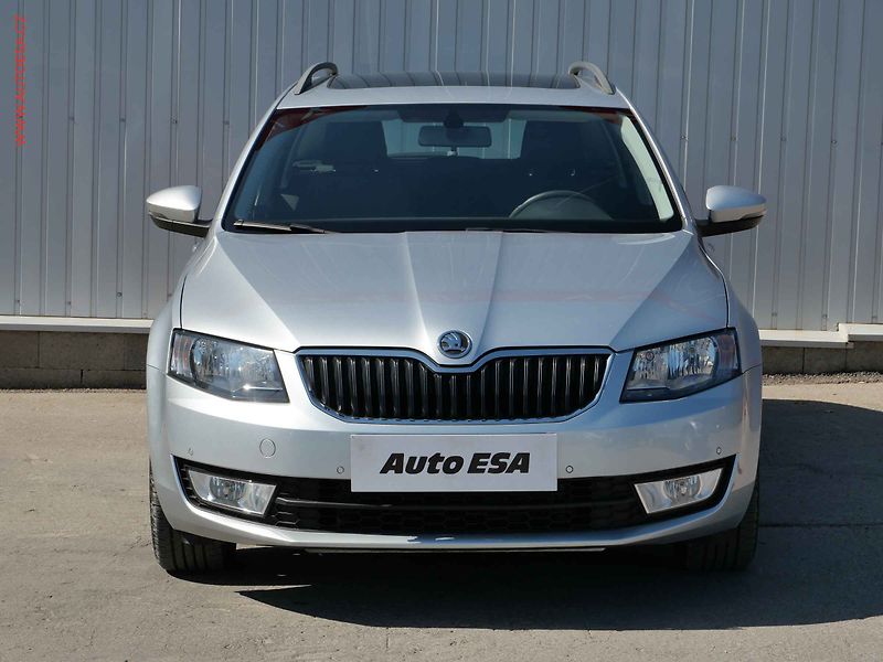 Škoda Octavia (2013) 1.4 TSi, Ambition, panor. - fotka 2 z 16