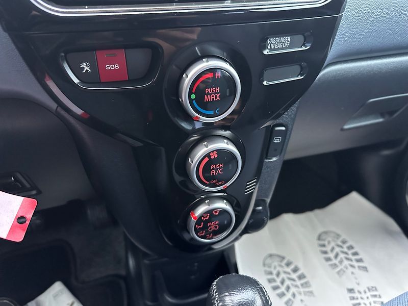 Peugeot iOn (2015) 49Kw - fotka 17 z 21