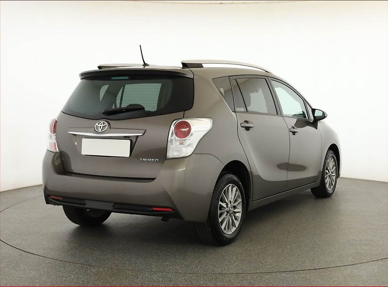 Toyota Verso (2017) 1.8 Valvematic, Automat - fotka 5 z 16