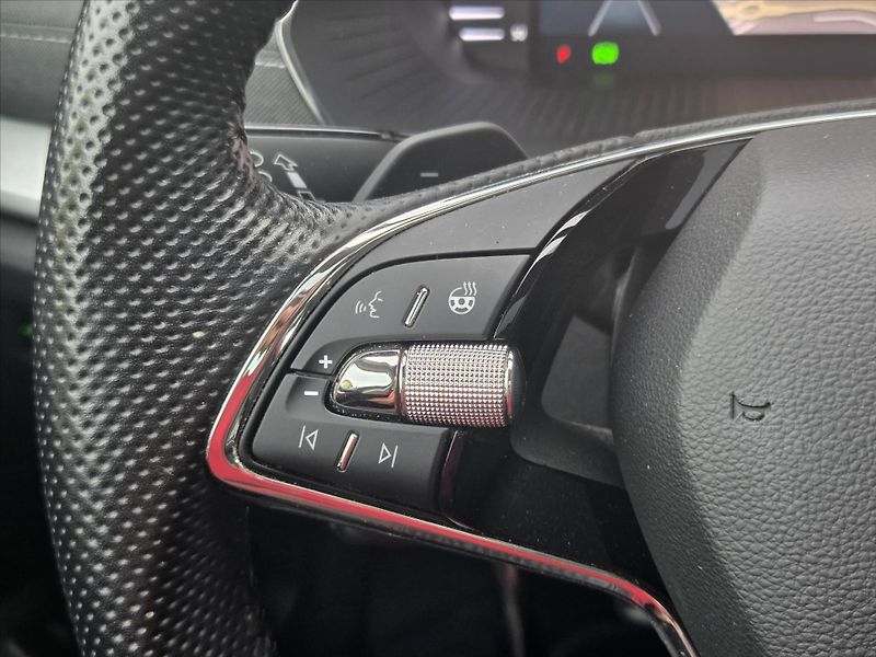 Škoda Octavia 2,0 TDi DSG Style Tažné z. 1.m - fotka 17 z 21