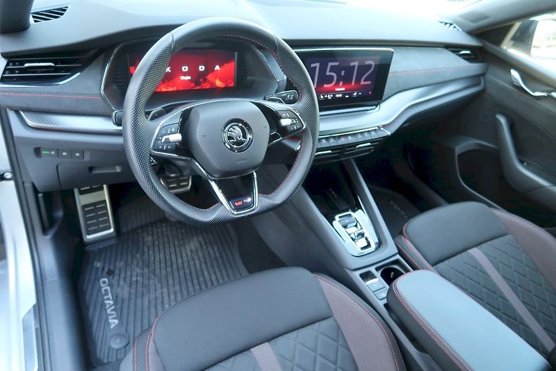 Škoda Octavia (2023) RS 2.0 TDI 147 kW DSG - fotka 20 z 27