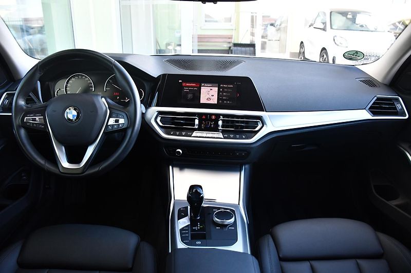 BMW Řada 3 320D xDrive 2xALU 1M ČR - fotka 6 z 38