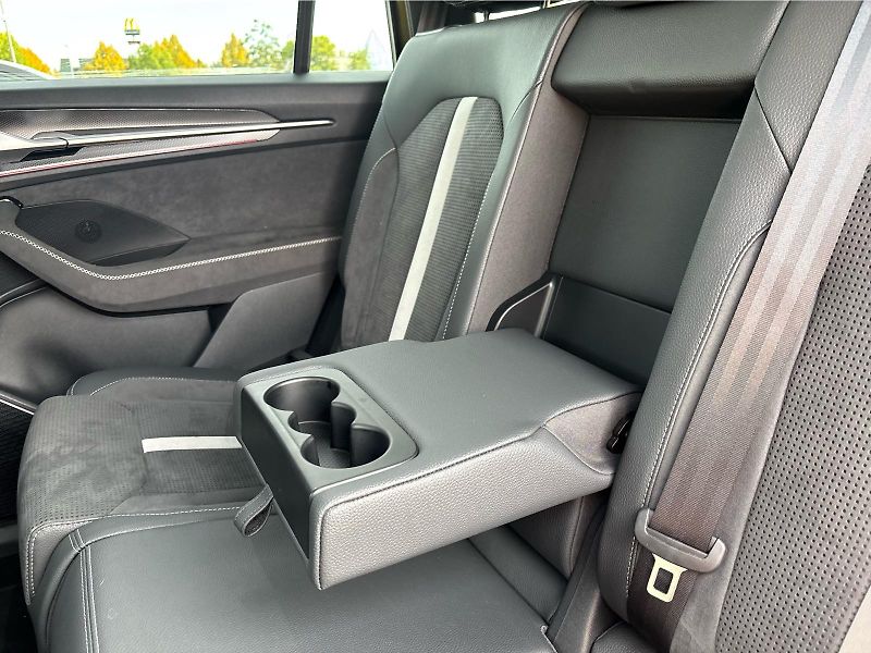 Škoda Kodiaq 2,0 TDI 142 kW SPORTLINE 4X4 D - fotka 23 z 30