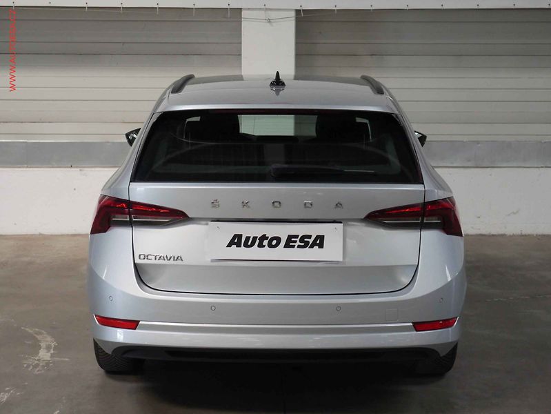 Škoda Octavia (2021) 2.0 TDi, Ambition, DSG, navi - fotka 5 z 21