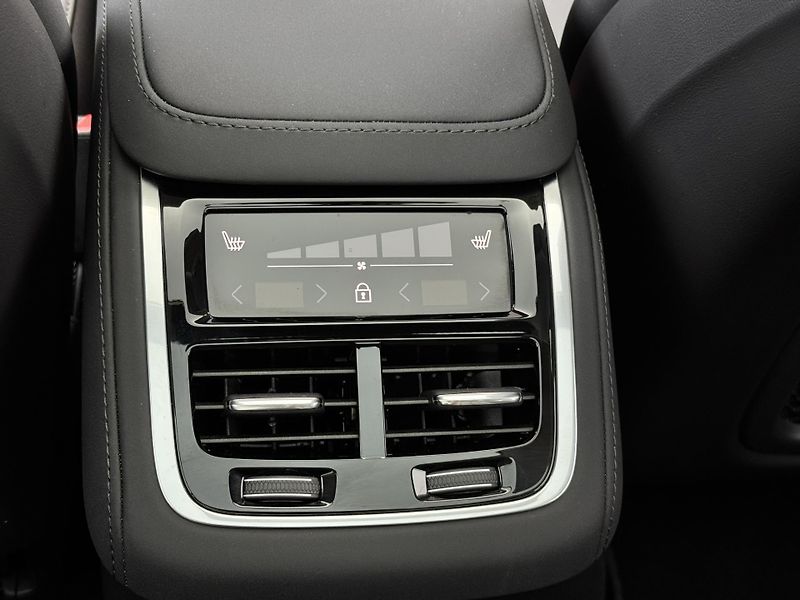Volvo XC90 T8 AWD PLUS BRIGHT/ 360 / kola - fotka 23 z 62