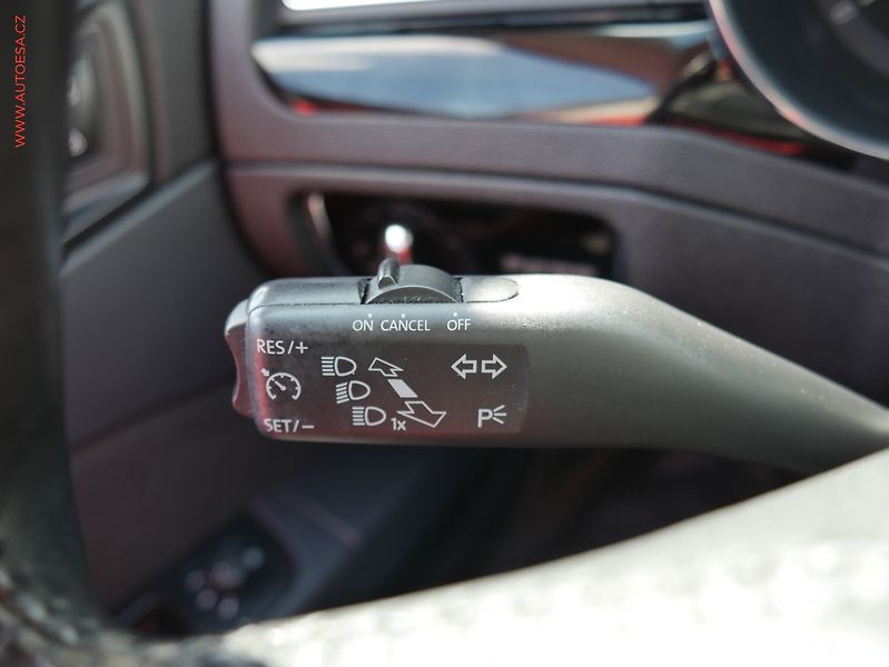 Škoda Superb (2012) 2.0.TDi, DSG, výhřev.sed - fotka 14 z 22