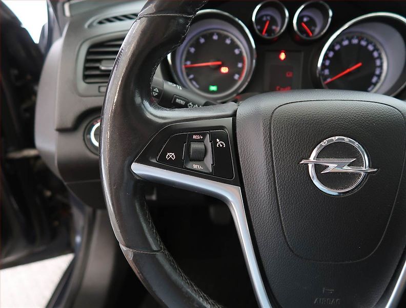Opel Insignia (2009) 1.8, nová STK, v provozu - fotka 14 z 19