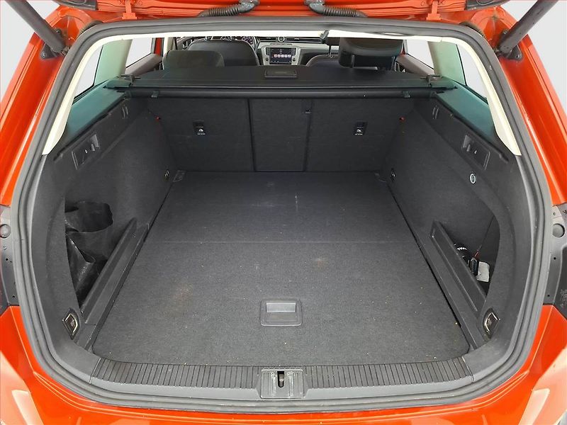 Volkswagen Passat (2017) 2.0 TDI, 4X4, Automat - fotka 14 z 17