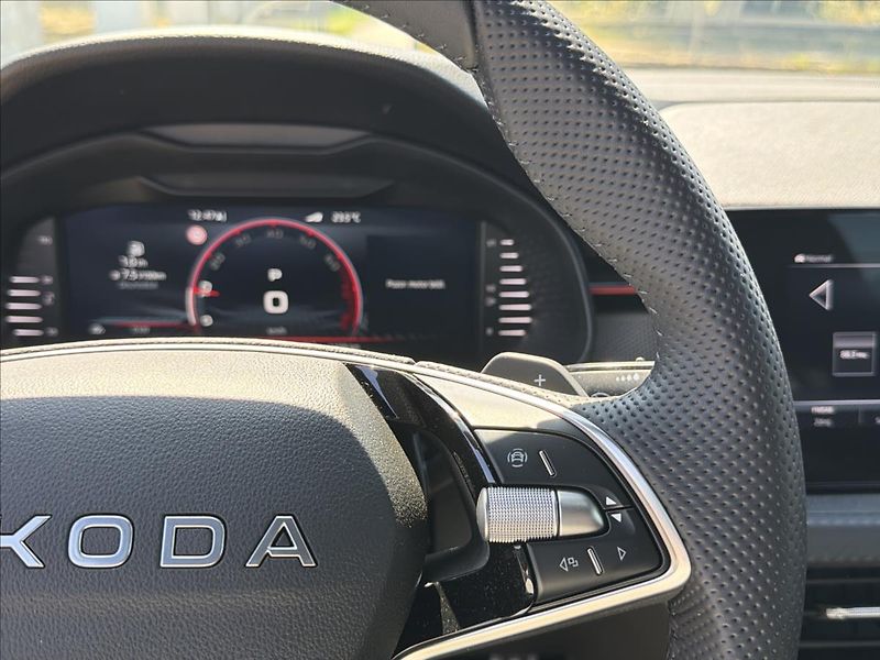 Škoda Kamiq 1,5 TSI 110 kW DSG Monte Carlo - fotka 19 z 36