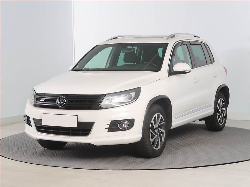 Volkswagen Tiguan (2012) R-Line 2.0 TDI, 4X4 - fotka 2 z 17