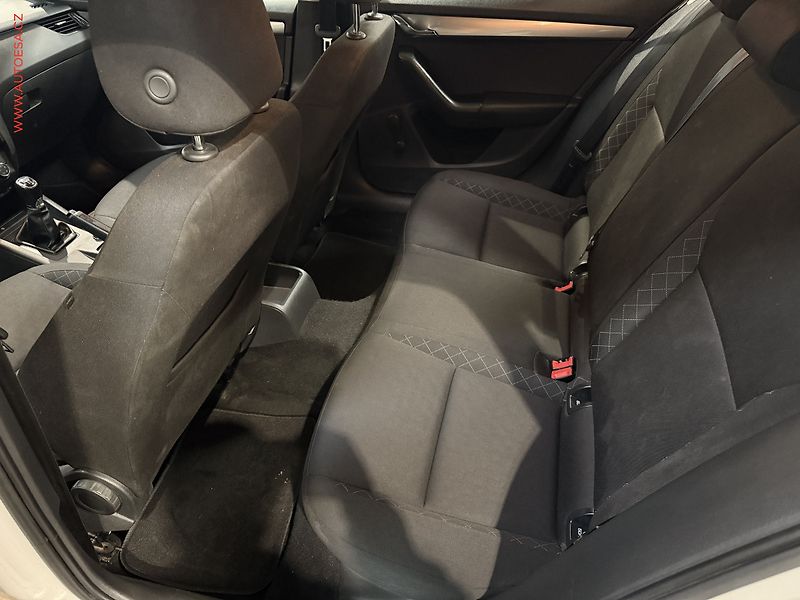 Škoda Octavia (2017) 1.6 TDi, ČR, Active - fotka 10 z 14