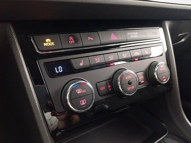 Seat Leon (2020) 1.5 TSI, Serv.kniha, Kůže - fotka 17 z 22