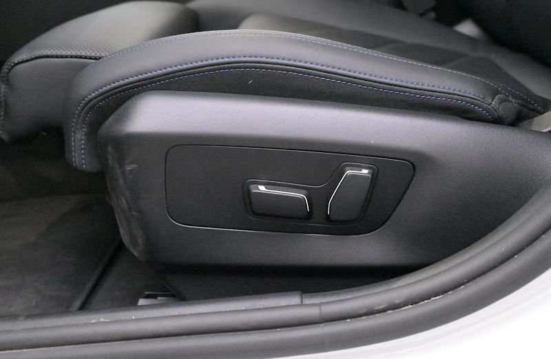 BMW i5 eDrive40 Touring M SoH 97% Taž - fotka 9 z 26