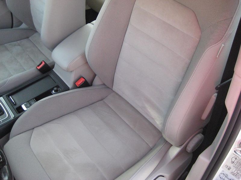 Volkswagen Golf 1.4TSi 110kW-DSG-HIGHLINE-ČR!! - fotka 21 z 28