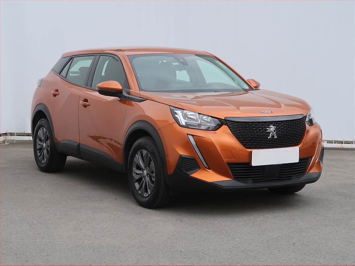 Peugeot 2008 1.2 PureTech, ČR,1.maj