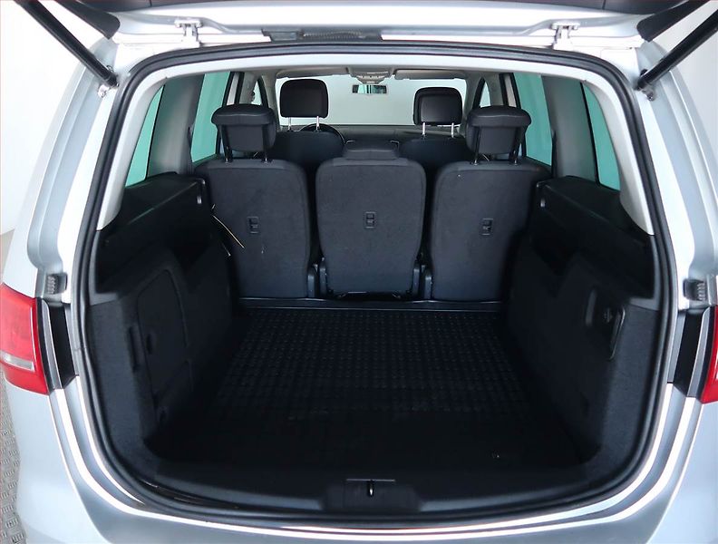 Volkswagen Sharan (2013) 2.0 TDI, Serv.kniha, Navi - fotka 14 z 21