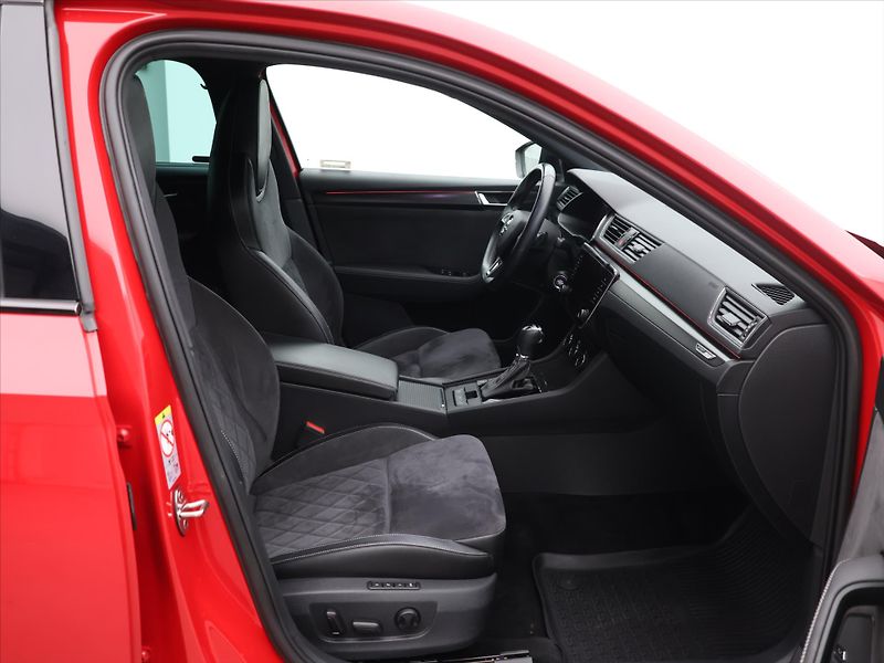 Škoda Superb 2.0 TDI 140kW SportLine DSG CZ - fotka 13 z 32