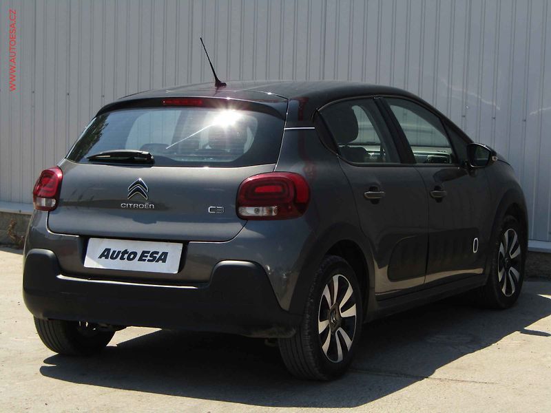 Citroën C3 (2019) 1.2 PT, Feel, navi - fotka 4 z 18