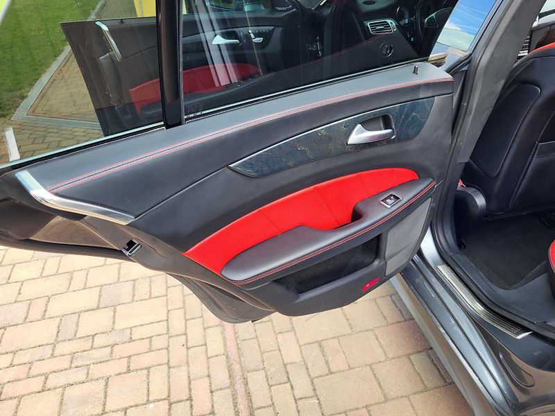 Mercedes-Benz CLS (2016) X218, Designo, AMG paket, 350D - fotka 26 z 29