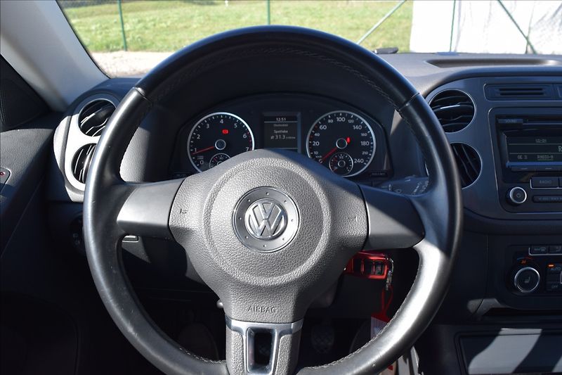 Volkswagen Tiguan 1,4 i 90kw BI-XENON PANORAMA - fotka 29 z 44
