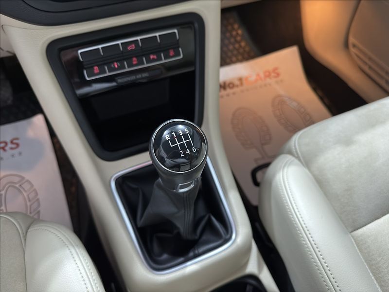 Volkswagen Sharan 2,0   TDI HIGH PANO WEBASTO TZ - fotka 20 z 40