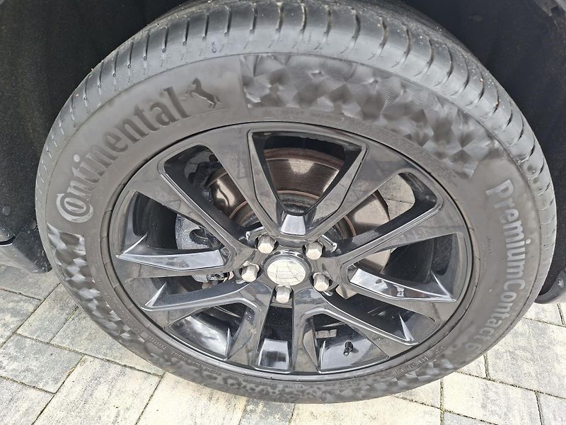 Dodge Durango (2019) 5,7L V8 HEMI 4x4, 6míst, Alcan - fotka 33 z 34