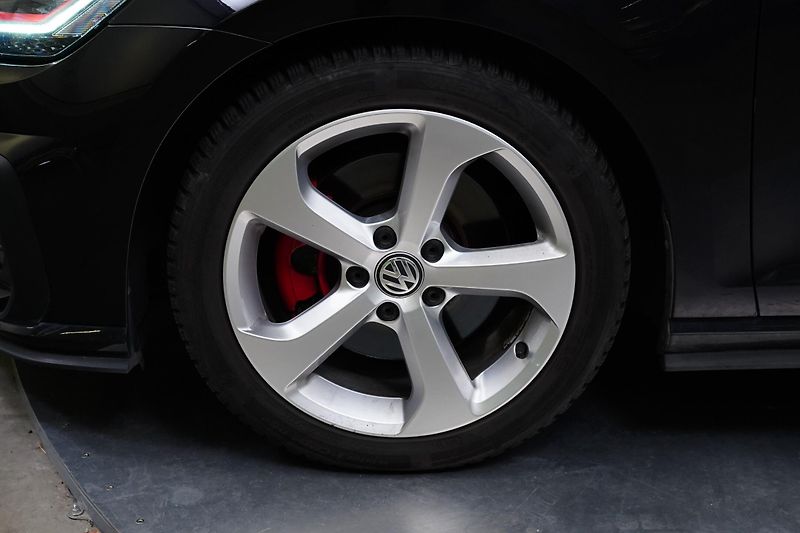 Volkswagen Golf - fotka 10 z 26