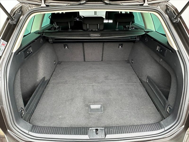 Volkswagen Passat 1,4 TSI 110kW-MANUAL!! - fotka 15 z 37