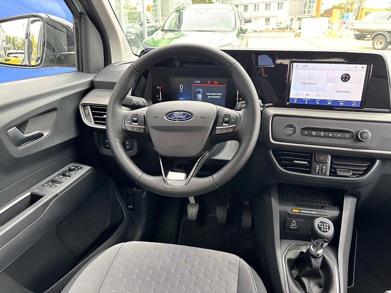 Ford Tourneo Courier (2026) Titanium, Tourneo, 1.0 EcoBoos - fotka 10 z 31