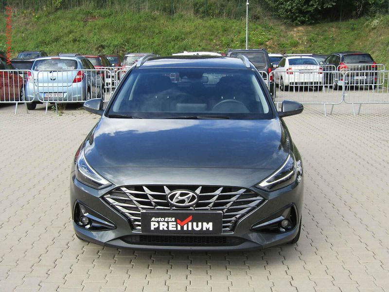 Hyundai i30 (2023) 1.5 DPi, 1.maj,ČR, Navi, AC - fotka 2 z 22