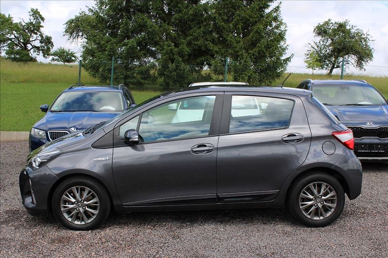 Toyota Yaris 1,5 Hybrid Comfort, Kamera - fotka 8 z 28