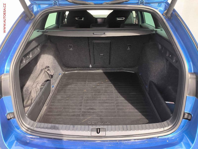 Škoda Octavia (2020) 2.0 TDi, Style, Sport, DSG, - fotka 7 z 32