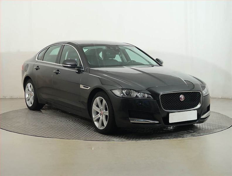 Jaguar XF (2017) E-Performance, Automat, Kůže - fotografie inzerátu