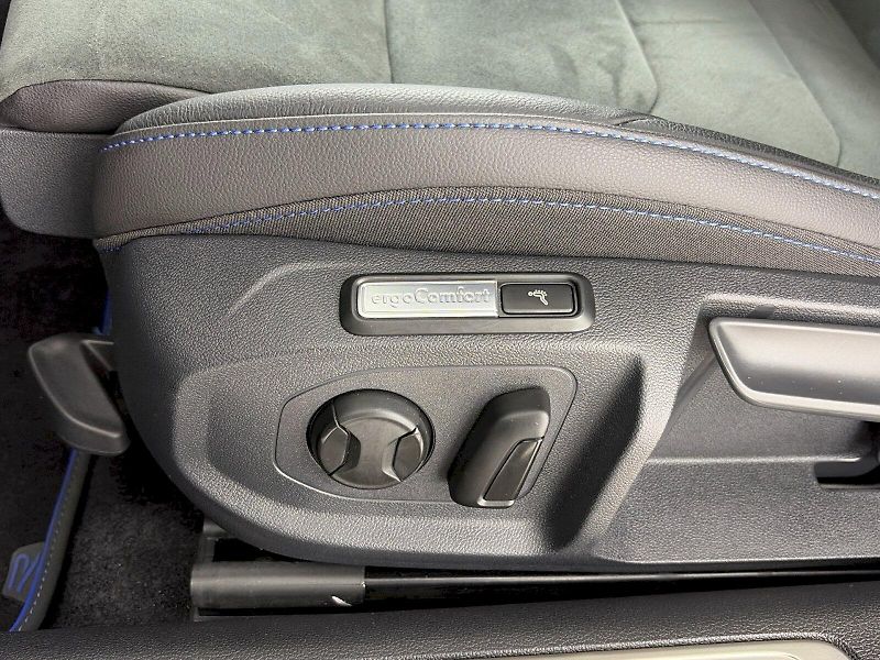 Volkswagen Arteon (2024) R 2.0 TSI 235kW 4Motion DSG - fotka 31 z 38