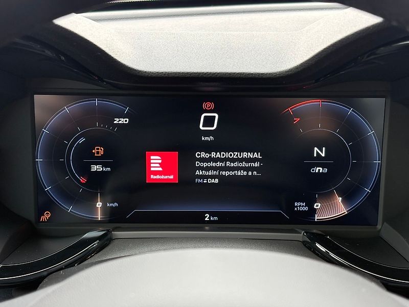 Alfa Romeo Junior (2026) 1.2 Turbo Hybrid 145k eDCT6 - fotka 14 z 16