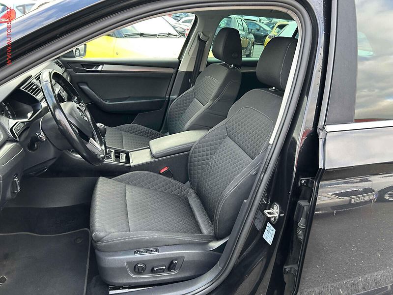 Škoda Superb (2016) 1.6 TDi, AC, výhřev sed. - fotka 9 z 19