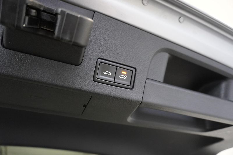 Volkswagen Arteon (2017) 2.0 TDI 140kW R-LINE  DSG 7 - fotka 12 z 38
