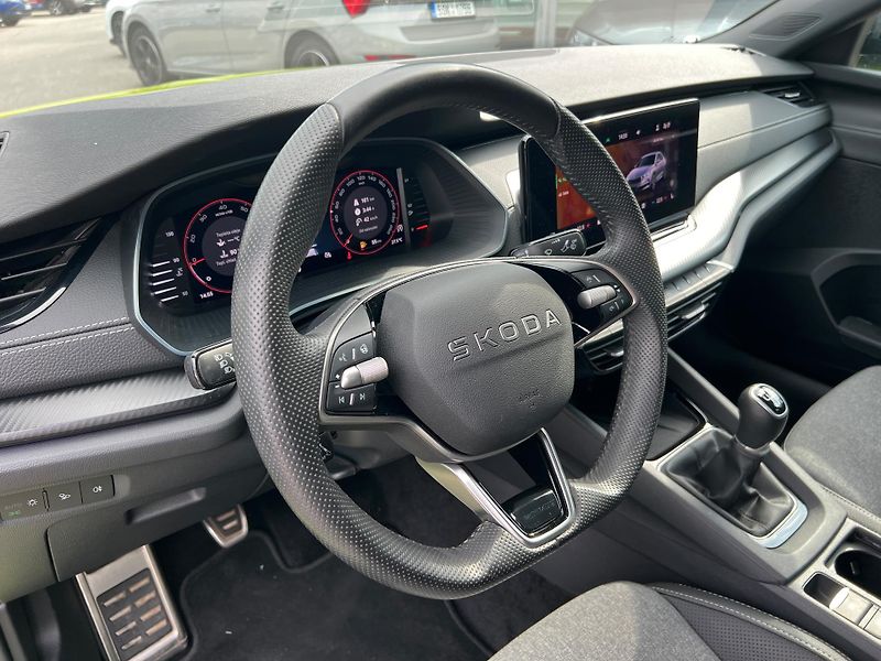 Škoda Octavia Sportline 1.5 TSI 110kw - fotka 10 z 26