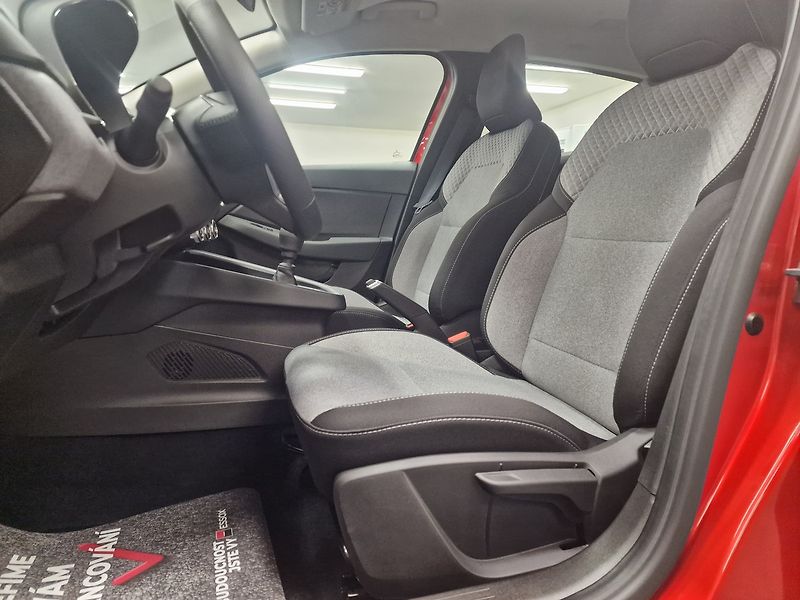 Mitsubishi Colt (2024) Invite+ 67 kW 2024 800km - fotka 15 z 60