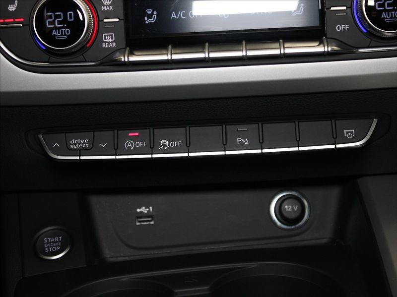 Audi A4 2,0 TFSi 150kW Avant ACC LED - fotka 18 z 28