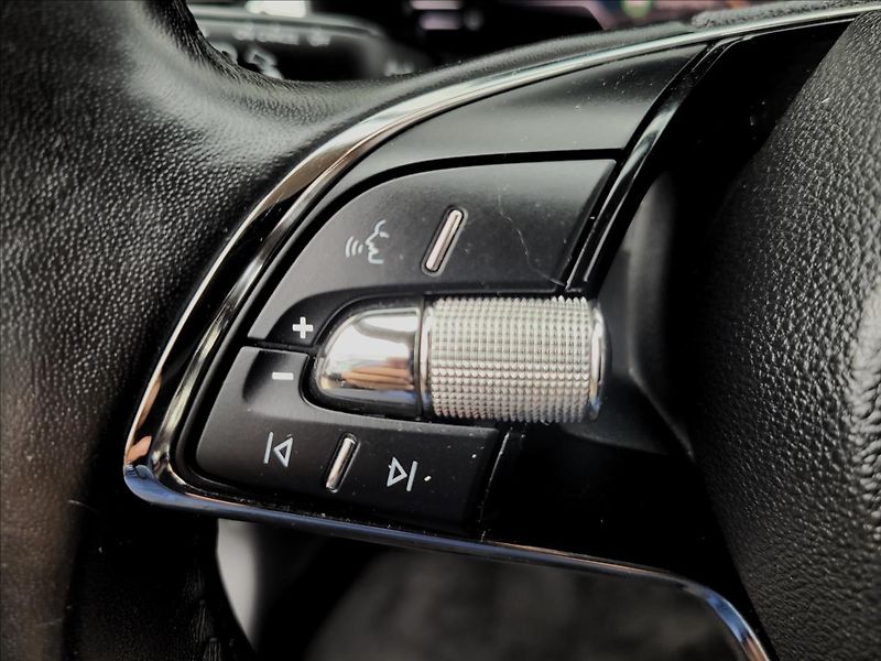 Škoda Kamiq 1,0 TSI,TFT,NAVI,VÝHŘEV,KLIMA - fotka 21 z 50