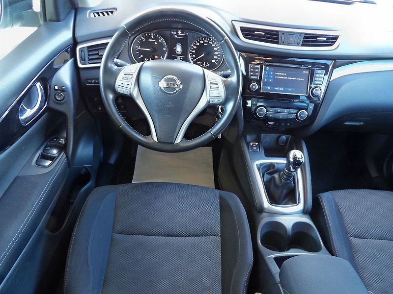 Nissan Qashqai 1.6dCi 4WD Tažné Kamera ČR - fotka 7 z 33