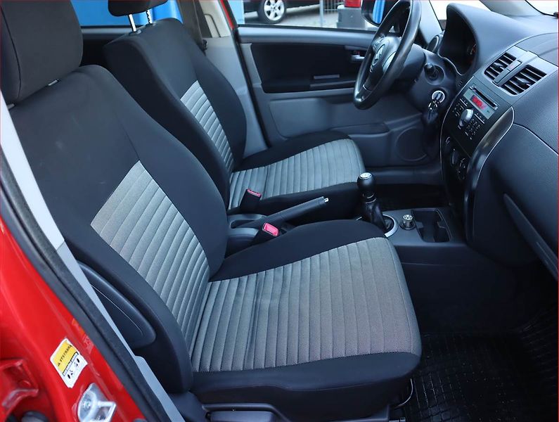 Suzuki SX4 (2012) 1.6 VVT, 4X4, Vyhř. sedaček - fotka 9 z 16