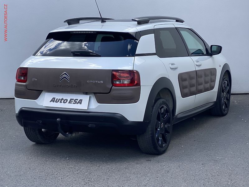 Citroën C4 Cactus (2014) 1.6 HDi, Shine, AT, panor - fotka 4 z 20