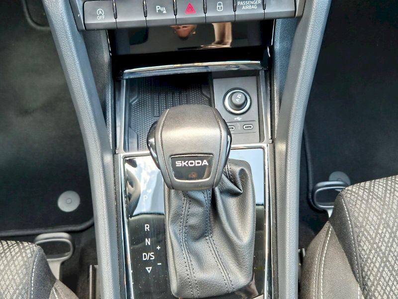 Škoda Karoq (2025) Top Selection 1.5TSi 110kW 7°a - fotka 23 z 30