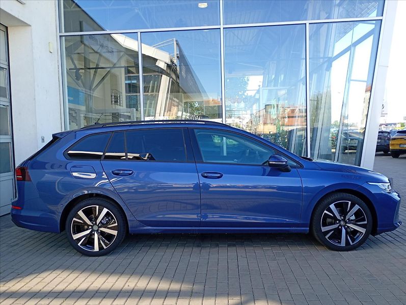 Volkswagen Golf Variant (2026) 1,5 eTSI 7DSG mHEV  People - fotka 4 z 20